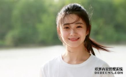 暗示别人没动刀?张艺谋谈谋女郎标准：不能是整容脸
